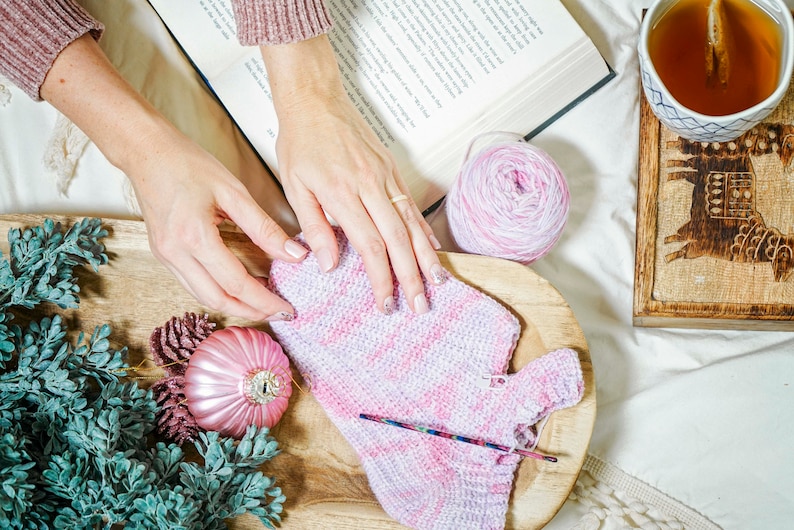 Simple & Best Crochet Sock Pattern, Instant Download, Easy to follow crochet pattern with video, footwear fashion, beginner crochet pattern imagen 5