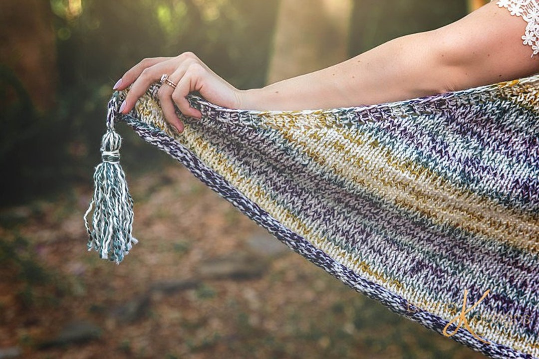 Faroese Knit Shawl PATTERN, INSTANT DOWNLOAD, Women's Shawl Fashion