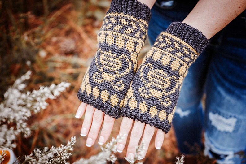 Bee Cutest Crochet Mitten Pattern Instant Download PDF Pattern Video, One Size Crochet Pattern, Winter Fingerless Glove Mitten Accessories image 8