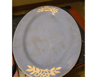Bandeja ovalada vintage de cerámica Harker Pottery White Rose Carv-Kraft Blue de 33 cm (13 pulgadas)