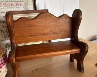 Vintage houten poppenbankje