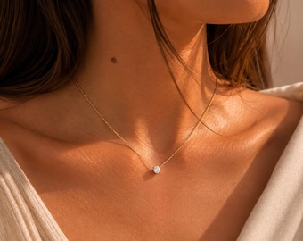 Collar minimalista de circonitas cúbicas | Collar delicado con colgante de oro | Joyería elegante de acero inoxidable para mujer
