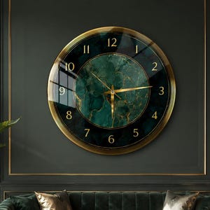 Wanduhr aus smaragdgrünem Marmorglas, modernes, luxuriöses Dekor in Gold