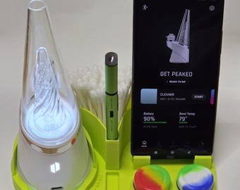 Consigue la estación Peaked para Puffco Peak Pro, cuchillo caliente, soporte para teléfono, almacenamiento de bastoncillos de algodón y frascos.