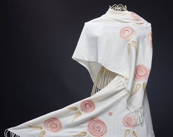 Felted Roses Shawl, Ivory White Winter Shawl With Pale Pink Flowers, Christmas  Gift For Her