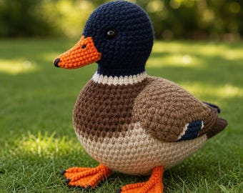 Peluche de pato ánade real tejido a crochet / Ave amigurumi, decoración infantil con temática de bosque