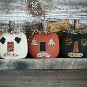 Primitive Pumpkins in Wooden Crate ~ Primitive Halloween ~ Primitive Decor ~ Primitive Fall Decor ~ Fabric Pumpkins ~ Primitive Autumn