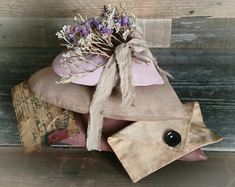 Primitive Valentines Day Table Decor ~ Valentines Day Decor ~ Valentines Day Centerpiece ~ Valentine Hearts ~ Valentines Decorations