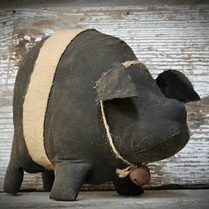Primitive Pig Sitter - Primitive Pigs - Primitive Decor - Pig Decor - Farm Animals - Folk Art Pig - Farmhouse Pig - Primitive Hog