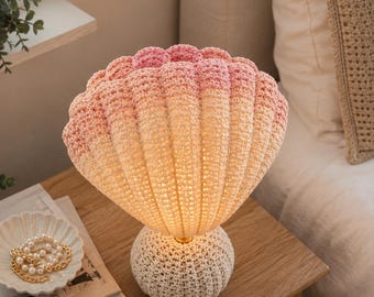 Gehäkelte Muschel Lampe: Muschel Nachtlicht, Boho Strand Tischdeko, nautisches Geschenk (PDF Download)