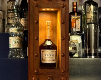 Exhibidor de botellas iluminado de estilo industrial / Decoración rústica para bar, Iluminación ambiental para whisky