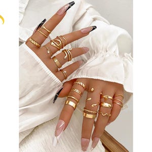 Goldenes Boho Ring Set minimalistische Schlangen und Geometrie Ringe
