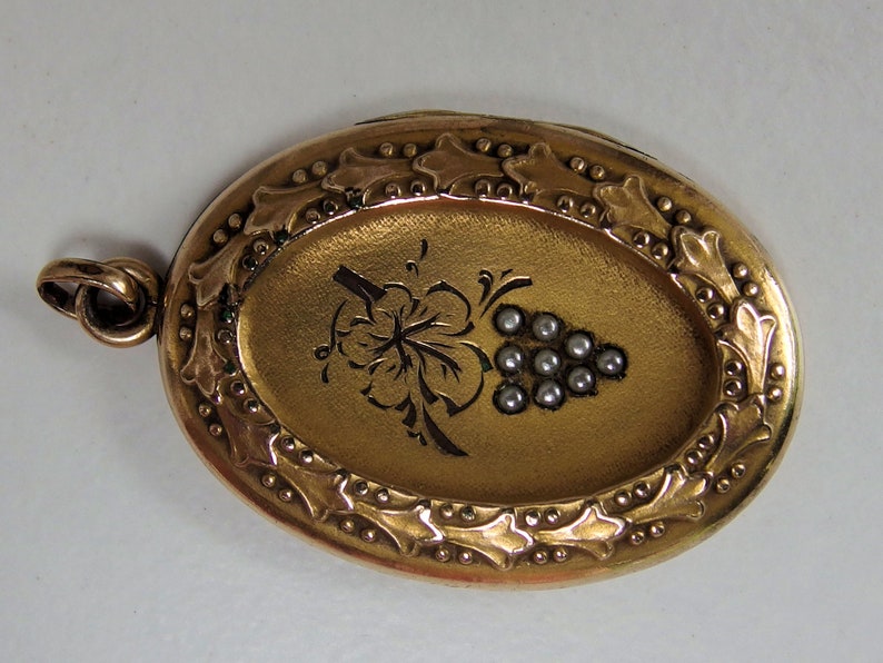 Chased Leaves Unsigned Repousse Border Baby Pictures Inside Victorian Gold Filled Locket with Gray Pearl Grape Cluster Lovely Condition