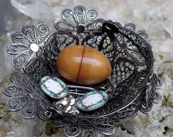 エトルリア風の銀線細工のワイヤーバスケット、複雑な花柄、蝶番式の