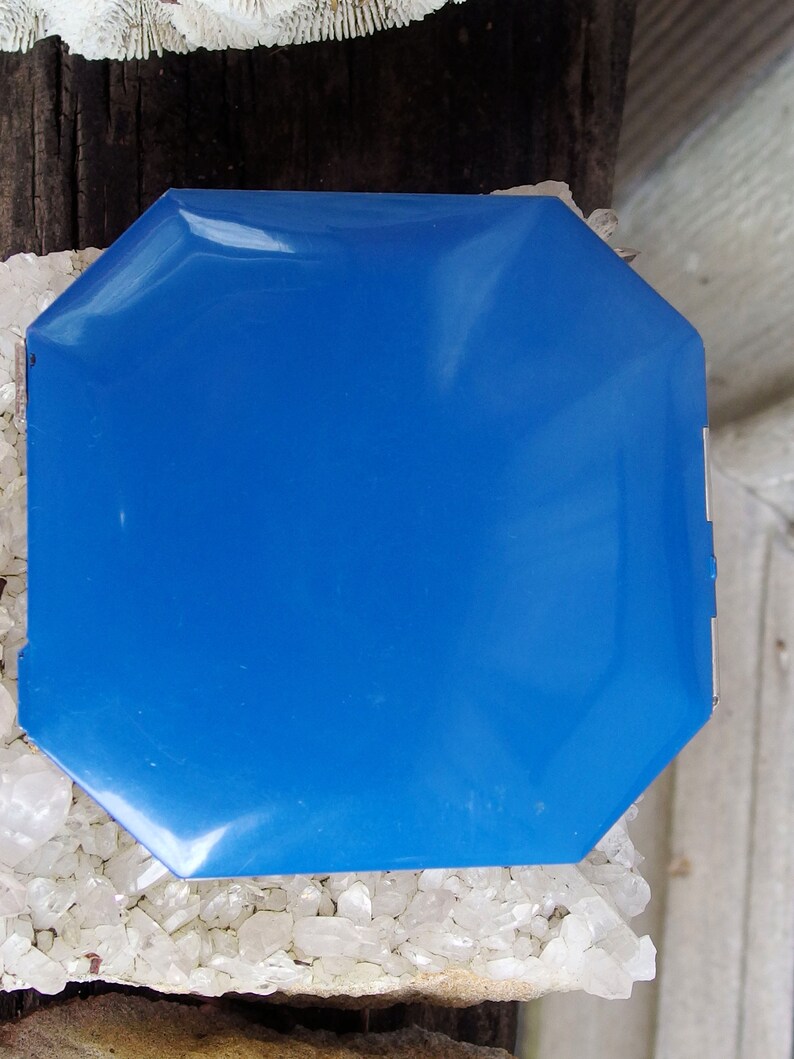 Czech Made Niagara Fall Souvenir Compact Mirror Vivid Blue Enamel Chrome Stripes with Porcelain Enamel Oval At Center Puff Sifter Nice