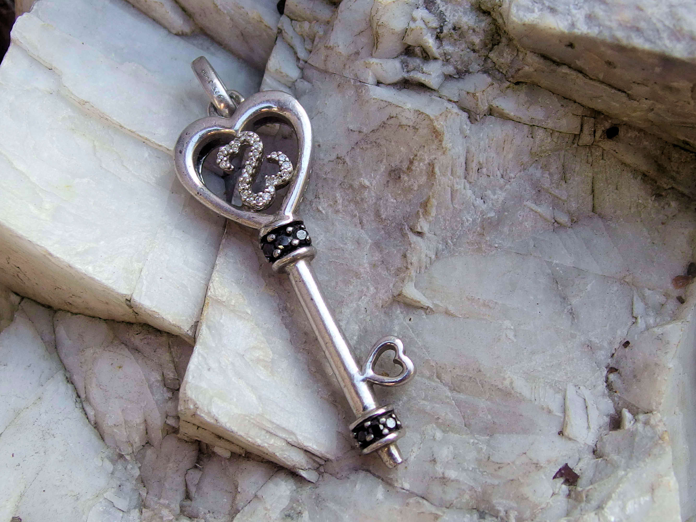 Heart key necklace kay jewelers deals