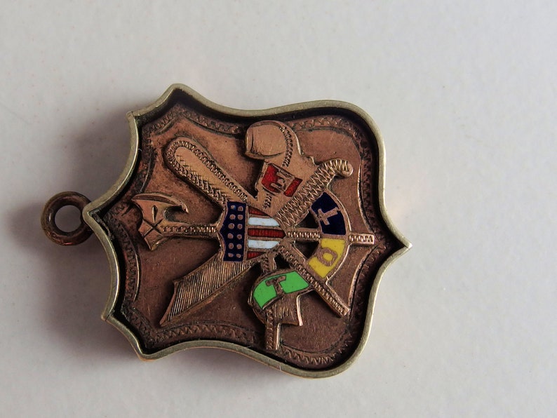 Embossed Woman with Cherub on Back Redmen Double Sided Shield Fob Nice Enamel TOTE Insignia with Weaponry U.S Rare RGP Flag Shield