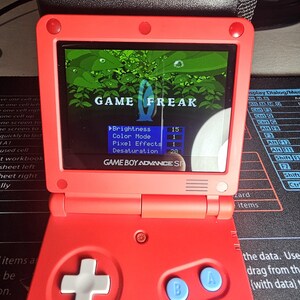 Game Boy Advance SP IPS V5 Modded Console | USB-C Charging | FunnyPlaying 950mAh Battery | Upgraded Speaker | Retro Handheld Game System bild 8