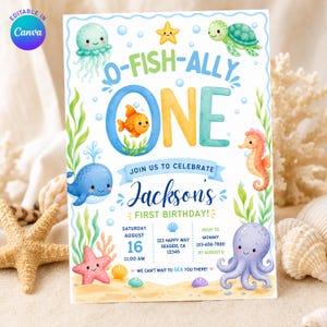 以下が含まれることがあります： 「O-FISH-ALLY ONE」と「Jackson's First Birthday!」のテキストが入った、海のテーマのカラフルな招待状。クジラ、タコ、タツノオトシゴなどの海の生き物のイラストが描かれており、パーティーの詳細も含まれています。