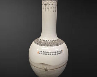 Vase bouteille Jingdezhen grisaille « Paysage brumeux » avec inscription poétique, chinois, unique en son genre