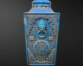 Grand vase et couvercle en poterie archaïque à glaçure turquoise, unique en son genre