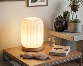 3D gedruckte gerippte Tischlampe | Minimalistisches skandinavisches Nachttisch Licht