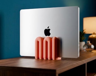 Supporto per laptop Wibble / Supporto ergonomico per laptop stampato in 3D / Rialzo da scrivania geometrico unico ispirato a Wibble per lavorare da casa e giocare