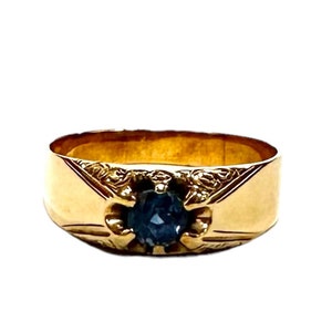 Antique 14 Karat Yellow Gold Blue Sapphire Victorian Belcher Ring