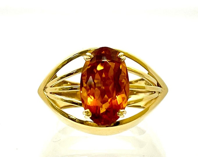 18 Karat Yellow Gold Citrine Ring, Vintage Citrine Ring, Modernistic Ring, Statement Ring, Bohemian Ring, Vintage Jewelry, Citrine Ring