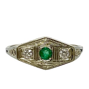 Antique 18 Karat White Gold Emerald and Diamond Filigree Ring, Emerald Ring, Antique White Gold Ring