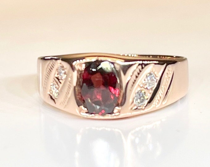 Vintage Garnet and Diamond Ring, Garnet and Diamond Ring, January Birthstone Ring, Gold Garnet and Diamond Ring