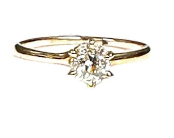 Classic Diamond Solitaire in Yellow Gold - Vintage Style