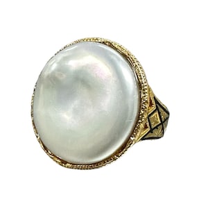 Unique Black Enamel Vintage Pearl Ring with Yellow Gold Accents - Vintage Beauty