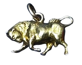 Vintage Yellow Gold Full Body Bull or Buffalo Charm or Pendant, !4 karat Yellow Gold, Solid Charm