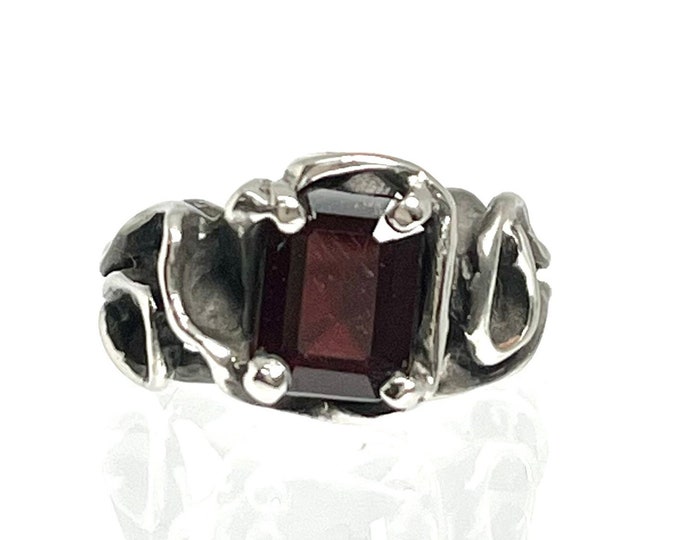 Vintage Sterling Silver Free Form Garnet Ring, January Birthstone Ring