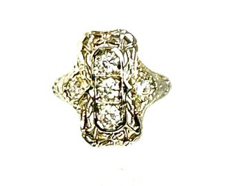 Antique White Gold Filigree Diamond Ring: Edwardian Sparkle