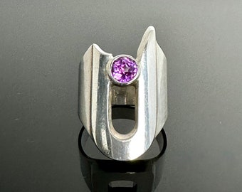 Vintage Sterling Silver Ring: Free Form Design, Purple Glass Stone