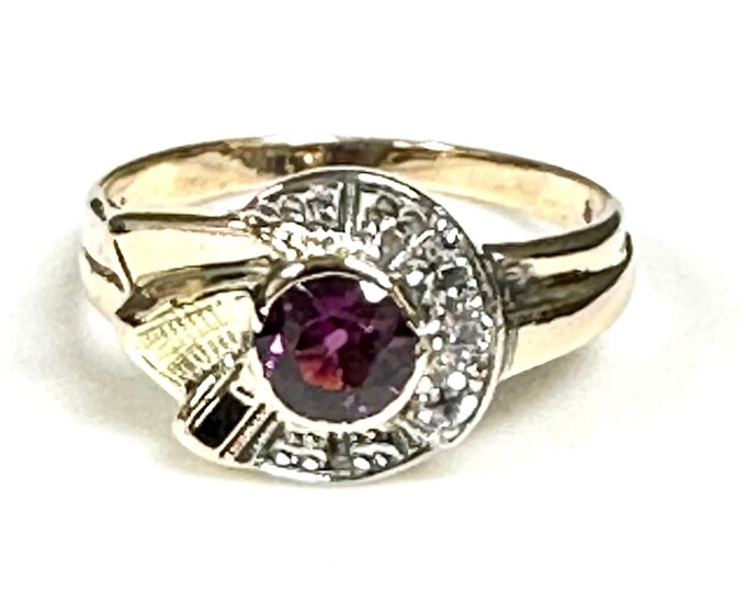 Stunning 10K Yellow and White Gold Garnet and Diamond Ring with Retro Flair
