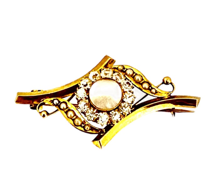 Elegant Yellow Gold Mother of Pearl and Pearl Brooch with Sparkling Rhinestones