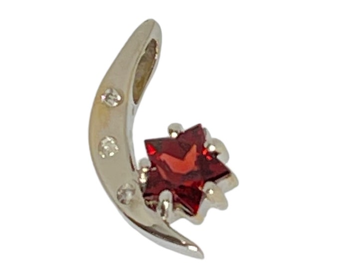 14 Karat White Gold Garnet and Diamond Shooting Star Pendant, Vintage Shooting Star Pendant, Vintage Garnet and Diamond Shooting Star