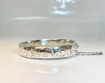 Hallmarked Sterling Silver Bangle: Chester England, 1955