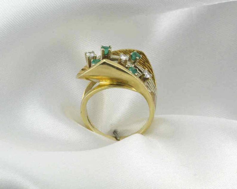 Emerald and Diamond Cocktail Ring 1960's Cocktail Ring Emerald and Diamond Right Hand Ring Emerald Ring Diamond Ring image 4