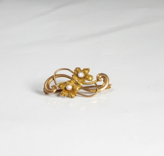 Dainty 10 Karat Yellow Gold Flower Pin with Two B… - image 1