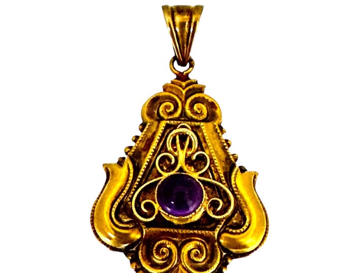 Elegant 14 Karat Yellow Gold Etruscan Style Pendant with Stunning Cabochon Amethyst