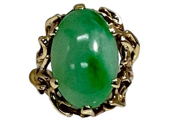 Vintage 10 Karat Yellow Gold Chrysoprase Ring, Statement Chrysoprase Ring