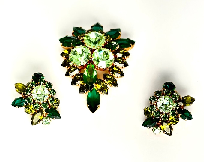 Elegant Vintage Green Rhinestone Pin and Earring Set - Stamped Austria - Perfect for Weddings & Special Occasions