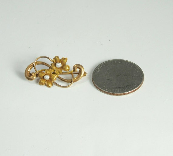 Dainty 10 Karat Yellow Gold Flower Pin with Two B… - image 3