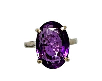 Timeless Vintage Sterling Silver Amethyst Ring - Decorative Basket Head - Oval Amethyst Gemstone
