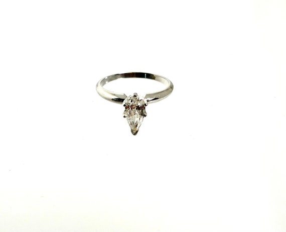 Vintage White Gold Pear Shaped Diamond Engagement… - image 3