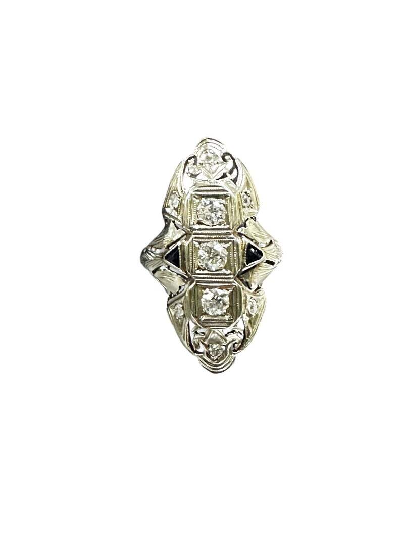 Elegant Edwardian White Gold Ring with Sparkling Diamonds & Sapphires